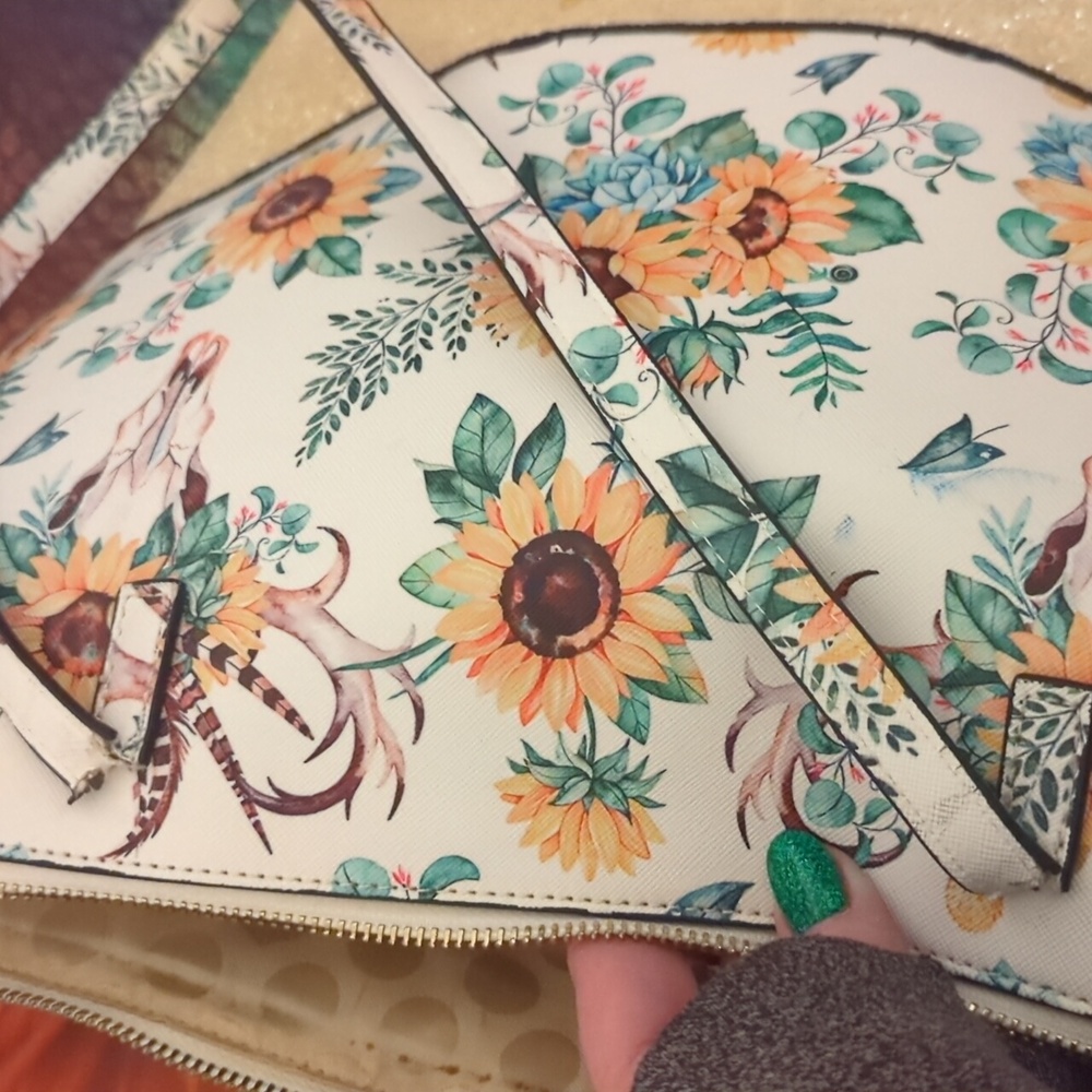Well Used Kate Spade 🌻 Tote - Picture 14 of 17